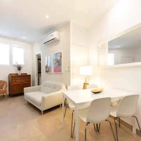 Praca Alegria Lovely Лісабон